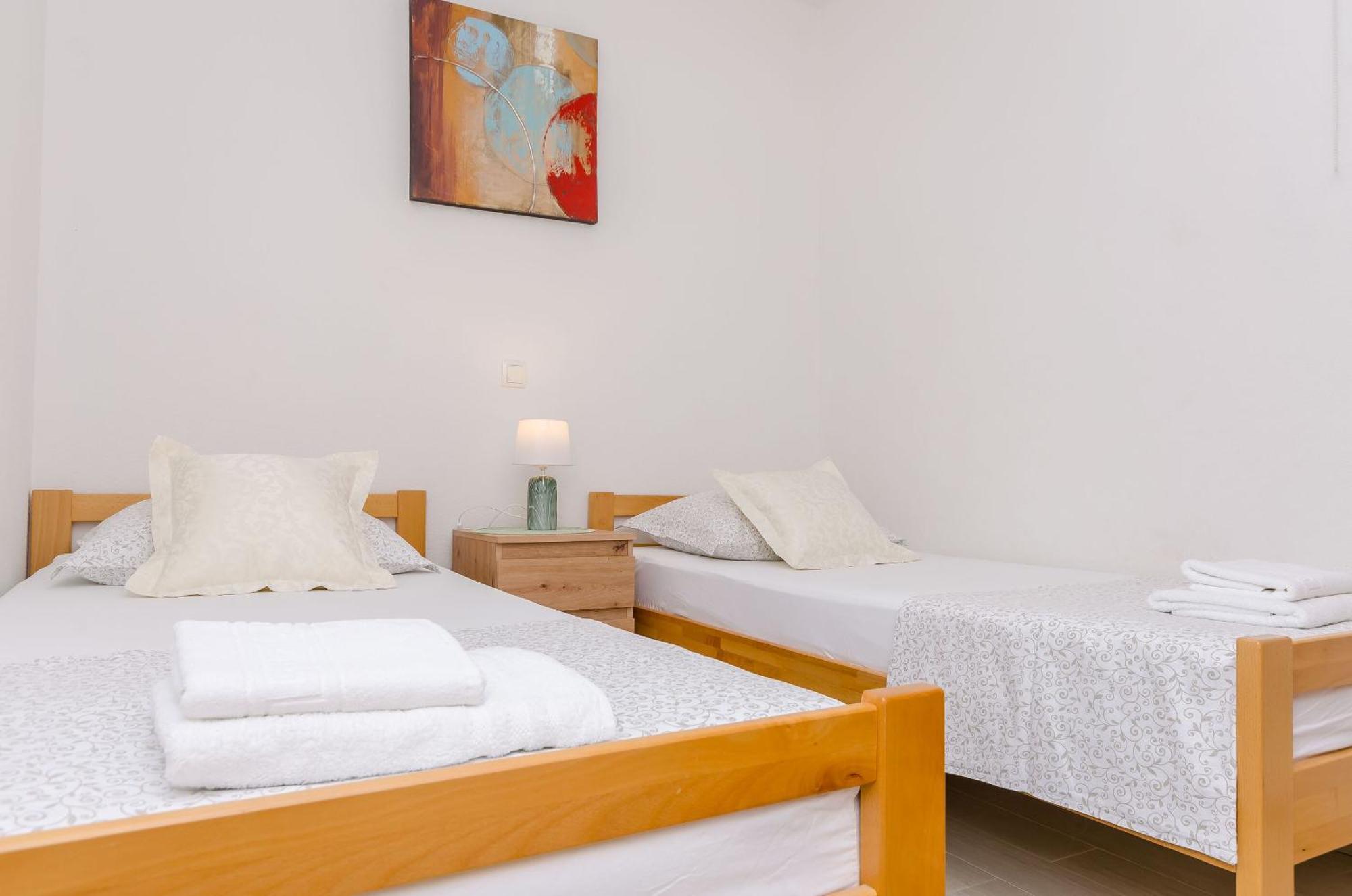 Apartments Toni Vinišće Zewnętrze zdjęcie