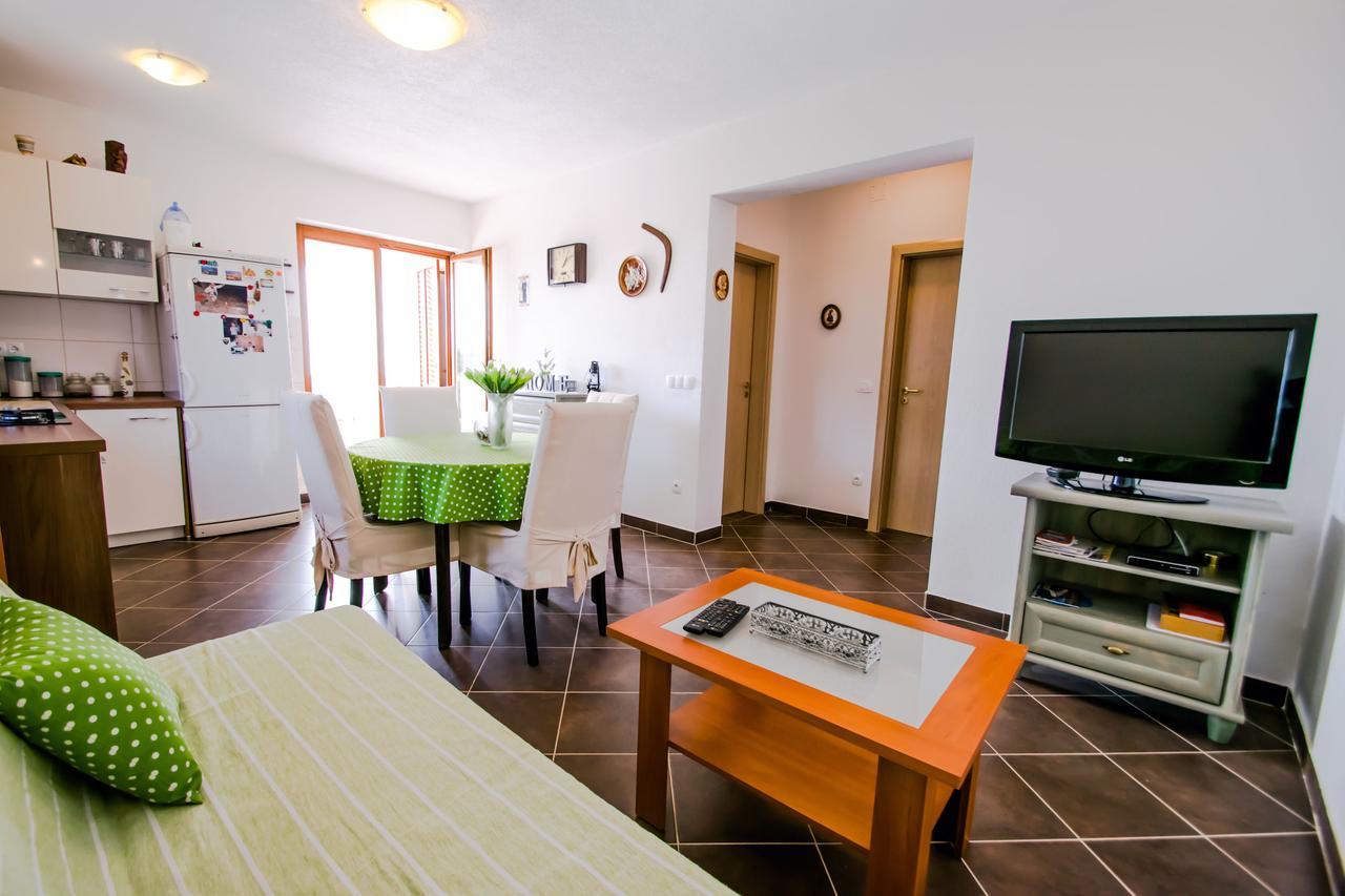 Apartments Toni Vinišće Zewnętrze zdjęcie