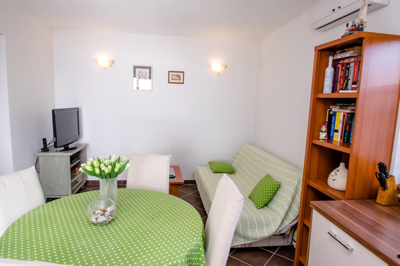 Apartments Toni Vinišće Zewnętrze zdjęcie