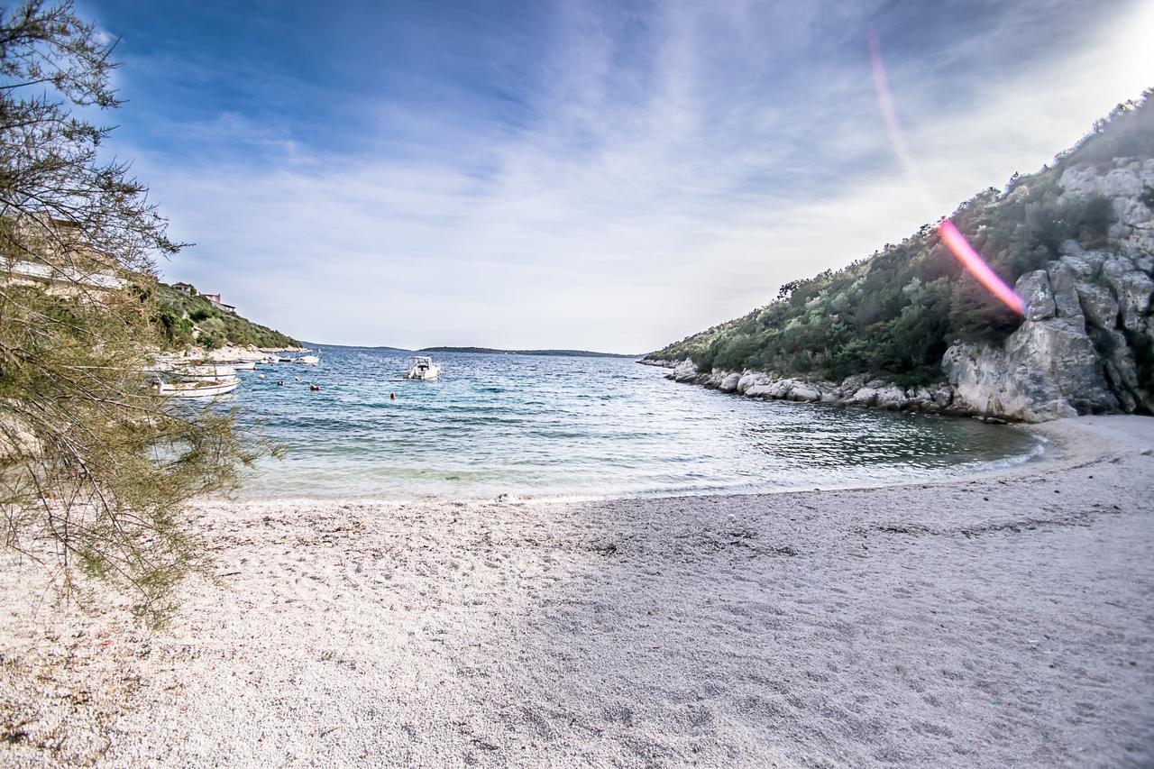 Apartments Toni Vinišće Zewnętrze zdjęcie
