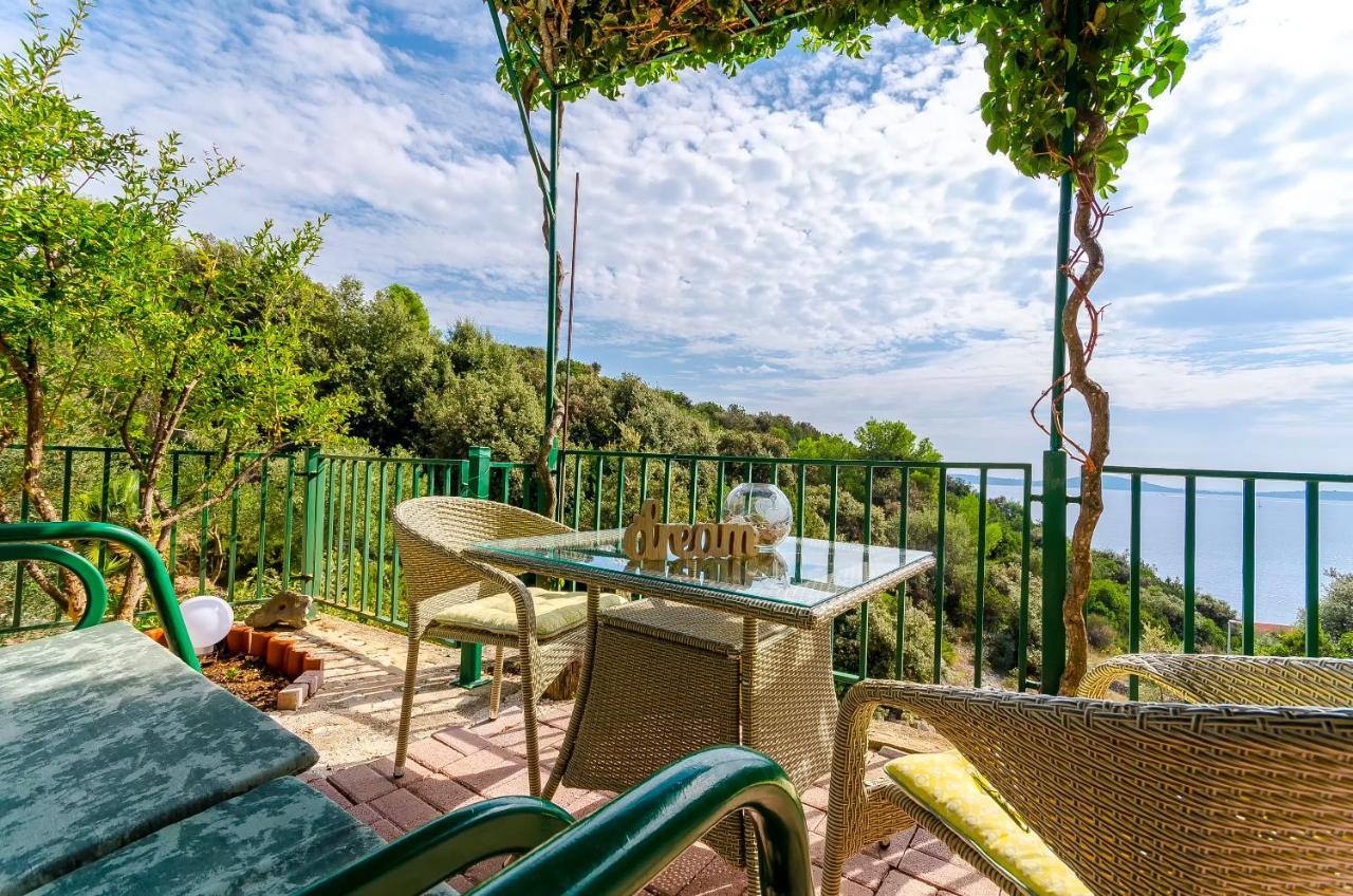 Apartments Toni Vinišće Zewnętrze zdjęcie
