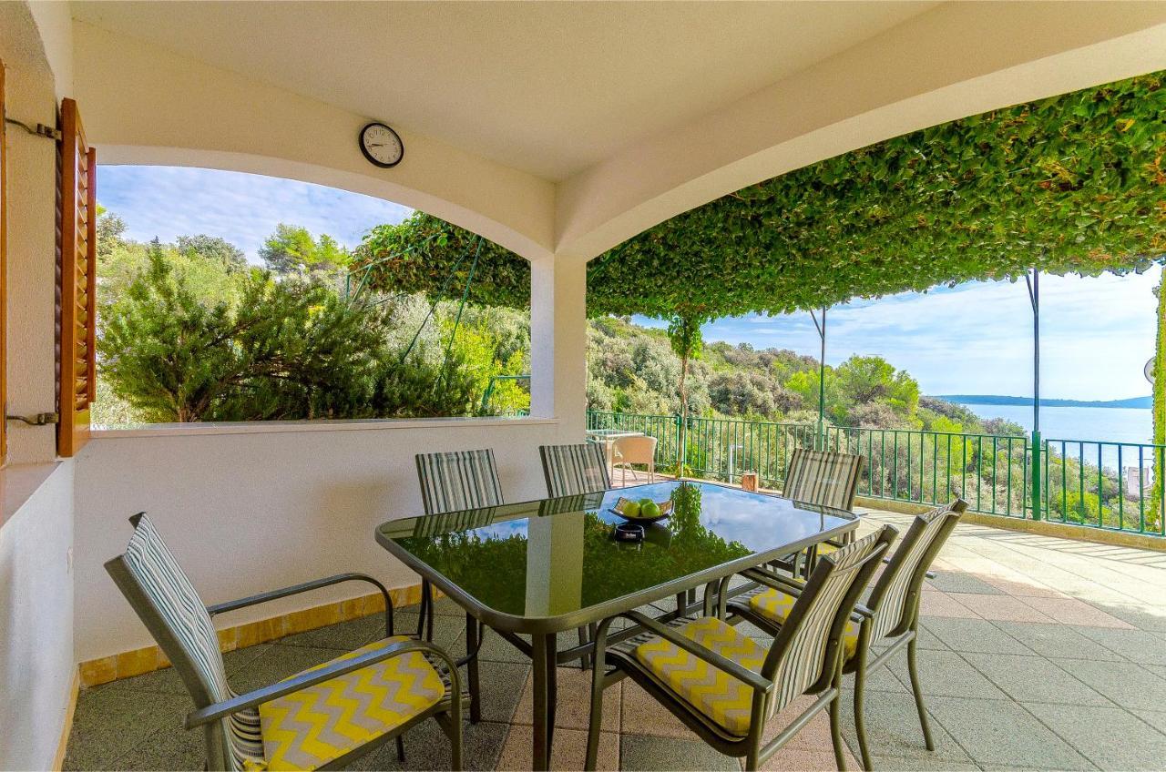 Apartments Toni Vinišće Zewnętrze zdjęcie